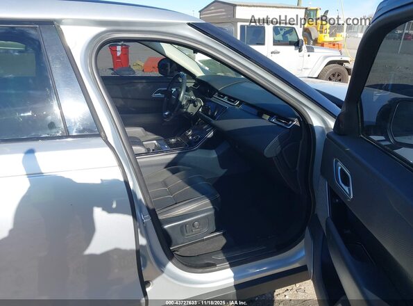 SALYB2EXXLA276157 2020 LAND ROVER RANGE ROVER VELAR Silver Widok wnętrza z przodu
