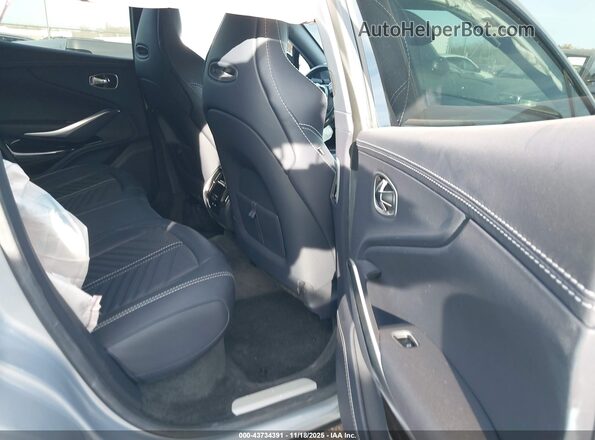SD7VUJBW3PTV08425 2023 ASTON MARTIN DBX Silver VIN կոդի պիտակի տեսք