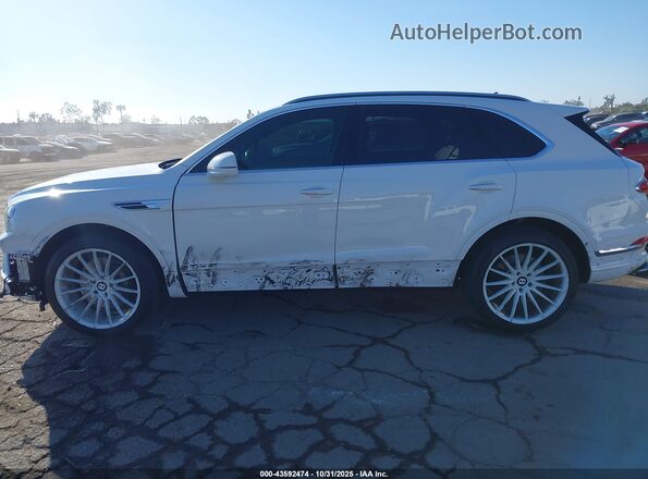 SJAAM2ZV7MC033750 2021 BENTLEY BENTAYGA White 