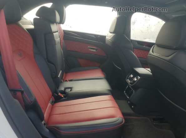 SJAAM2ZVXMC034004 2021 BENTLEY BENTAYGA White Widok wnętrza z tyłu
