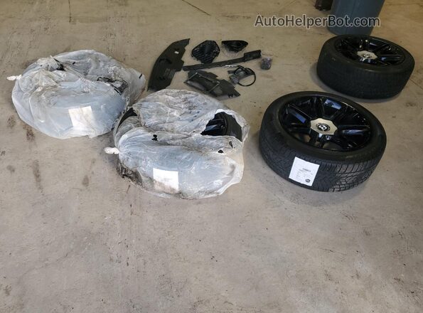 SJAAM2ZVXMC034004 2021 BENTLEY BENTAYGA White Widok naklejki z numerem VIN