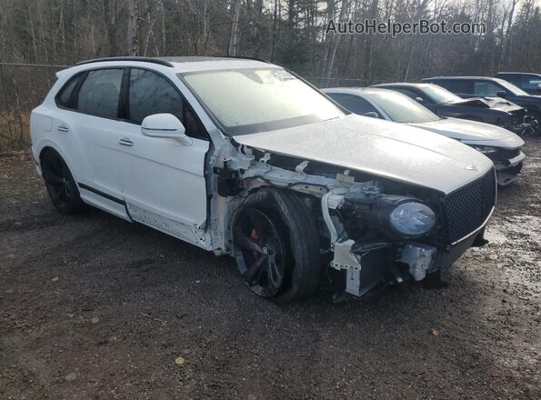 SJAAM2ZVXMC034004 2021 BENTLEY BENTAYGA White Przód prawy