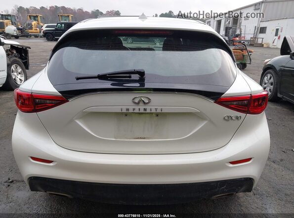 SJKCH5CP5JA005232 2018 INFINITI QX30 White 