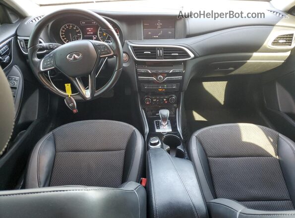 SJKCH5CP8KA010975 2019 INFINITI QX30 Blue Widok deski rozdzielczej