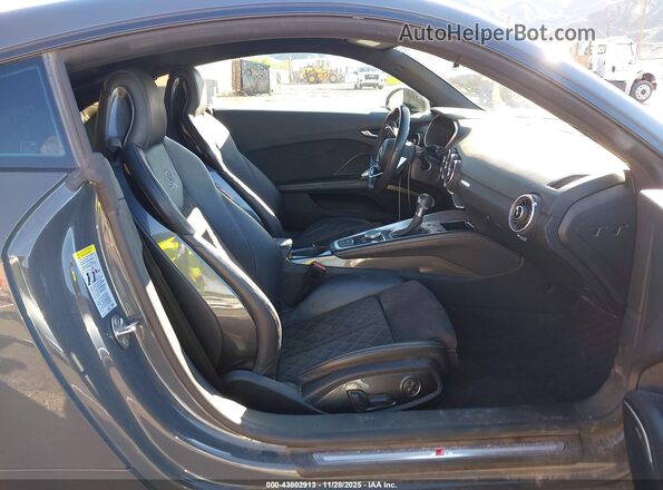 TRUAEAFV5K1011058 2019 AUDI TT Gray Widok wnętrza z przodu