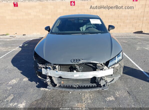 TRUAEAFV5K1011058 2019 AUDI TT Gray Widok wnętrza z tyłu