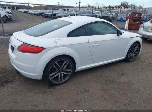 TRUC5AFV5H1011501 2017 AUDI TT White 