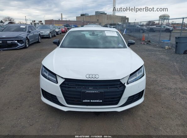 TRUC5AFV5H1011501 2017 AUDI TT White 