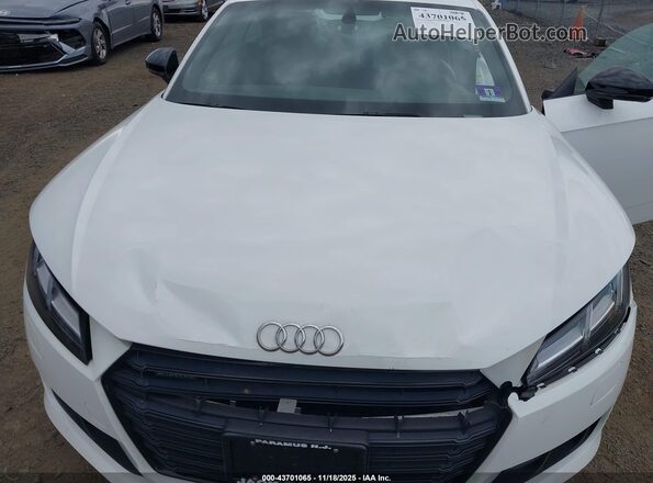 TRUC5AFV5H1011501 2017 AUDI TT White 