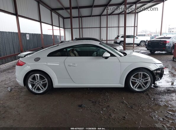TRUC5AFV6G1022182 2016 AUDI TT White Vista del cuadro de instrumentos
