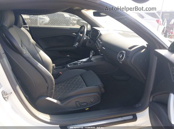 TRUC5AFV7G1001907 2016 AUDI TT White Widok wnętrza z przodu