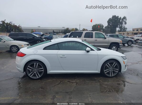 TRUC5AFV9G1029630 2016 AUDI TT White Vista interior trasera