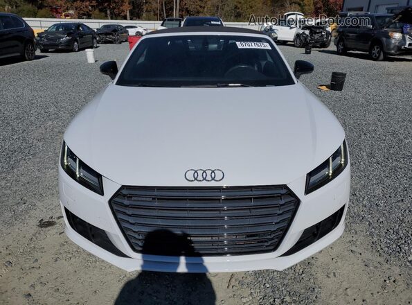 TRUT5CFV4H1010786 2017 AUDI TT White Front view