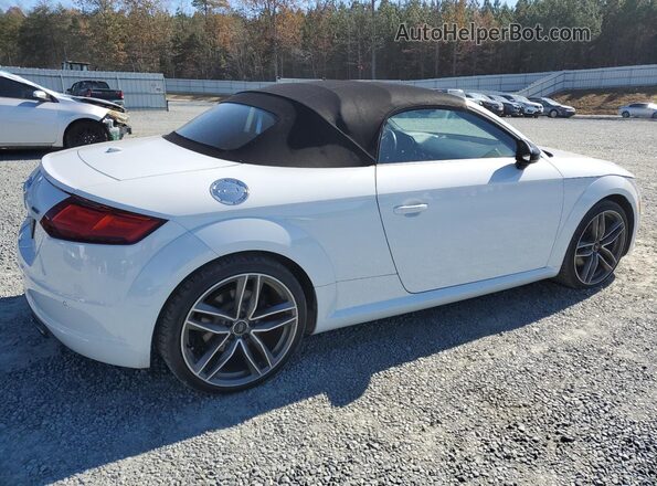 TRUT5CFV4H1010786 2017 AUDI TT White Rear right