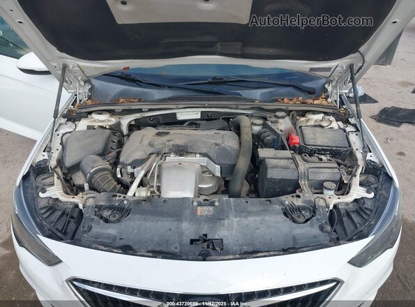 W04GL6SX8J1061458 2018 BUICK REGAL White Rear view