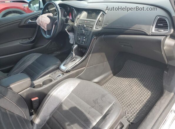 W04WH3N59HG009107 2017 BUICK CASCADA Белый Вид панели приборов