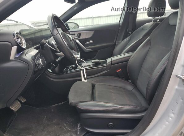 W1K3G4EB4MJ285267 2021 MERCEDES-BENZ A Gray Front interior view