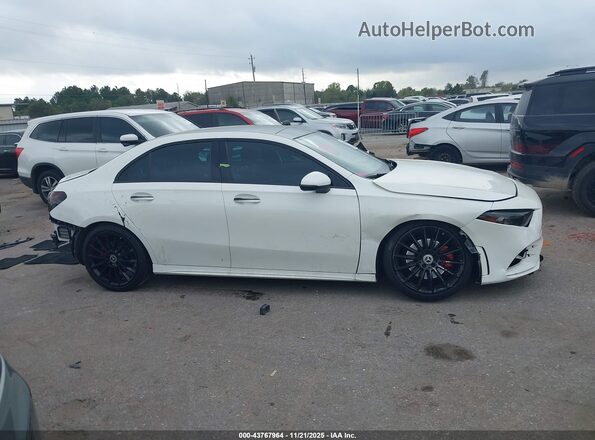 W1K3G4EB4NJ328720 2022 MERCEDES-BENZ A 220 White უკანა სალონის ხედი