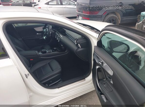 W1K3G4EB4NJ328720 2022 MERCEDES-BENZ A 220 White წინა სალონის ხედი