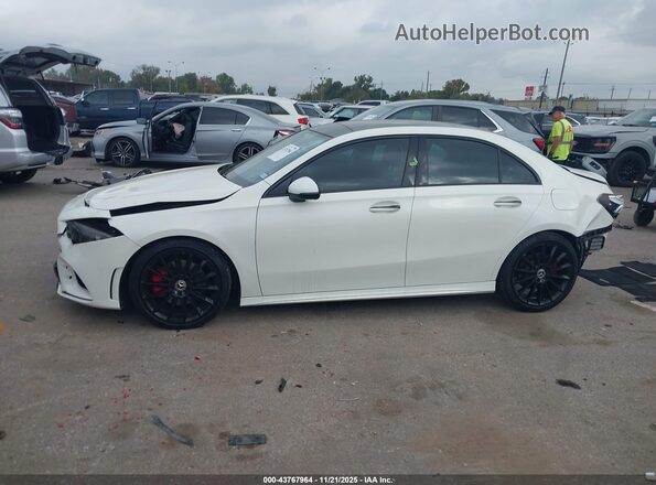 W1K3G4EB4NJ328720 2022 MERCEDES-BENZ A 220 White სალონის 360-გრადუსიანი ხედი