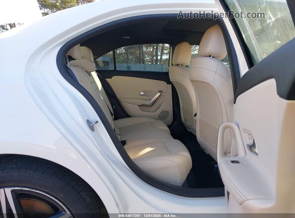 W1K3G4EB7LJ227345 2020 MERCEDES-BENZ A 220 White Widok naklejki z numerem VIN