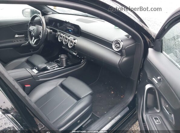 W1K3G4EBXMJ284835 2021 MERCEDES-BENZ A 220 Black Widok wnętrza z przodu