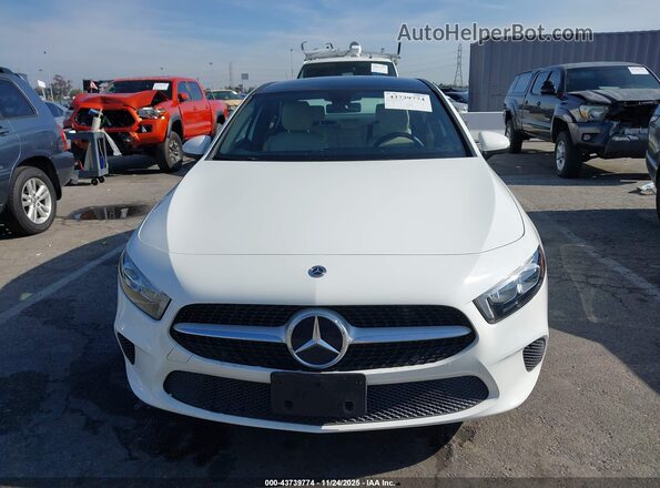 W1K3G4EBXNJ361575 2022 MERCEDES-BENZ A 220 White Instrument cluster view