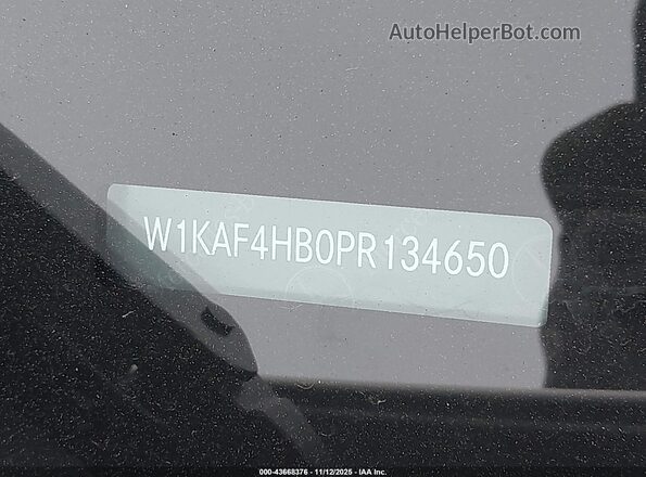 W1KAF4HB0PR134650 2023 MERCEDES-BENZ C-CLASS White Vista del compartimento del motor