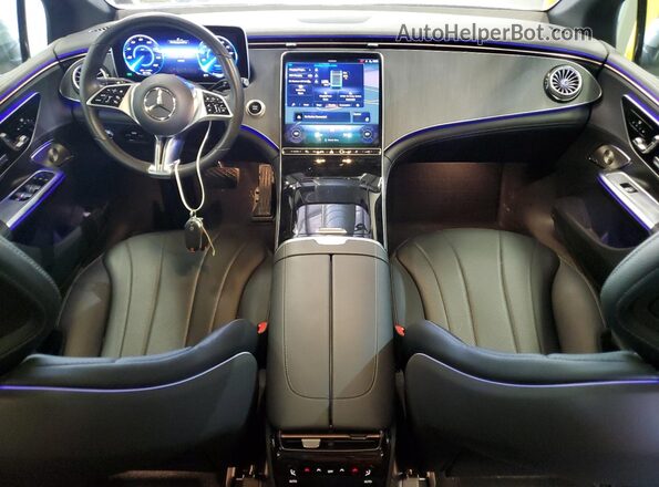 W1KEG1CB1RF053150 2024 MERCEDES-BENZ EQE Silver Vista del salpicadero