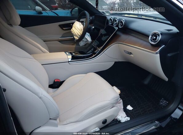 W1KMJ4HB0SF051516 2025 MERCEDES-BENZ CLE 300 Black Widok wnętrza z przodu