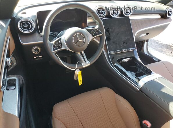 W1KMJ4HB5RF029389 2024 MERCEDES-BENZ CLE White Vista del salpicadero
