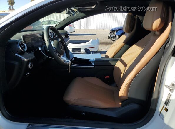 W1KMJ4HB5RF029389 2024 MERCEDES-BENZ CLE White Vista interior delantera
