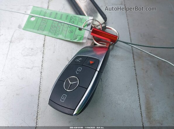W1KWF8DB2MR617510 2021 MERCEDES-BENZ C-CLASS Black Widok deski rozdzielczej
