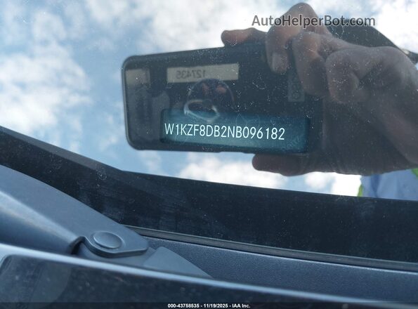 W1KZF8DB2NB096182 2022 MERCEDES-BENZ E-CLASS Black Vista del compartimento del motor
