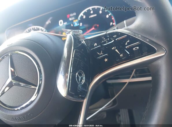 W1KZF8DB8PB164357 2023 MERCEDES-BENZ E-CLASS Green Вид панелі приладів