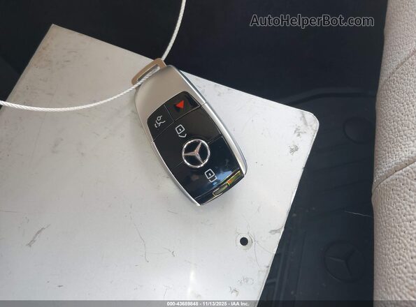 W1KZF8EB3MA952625 2021 MERCEDES-BENZ E-CLASS Black Widok deski rozdzielczej