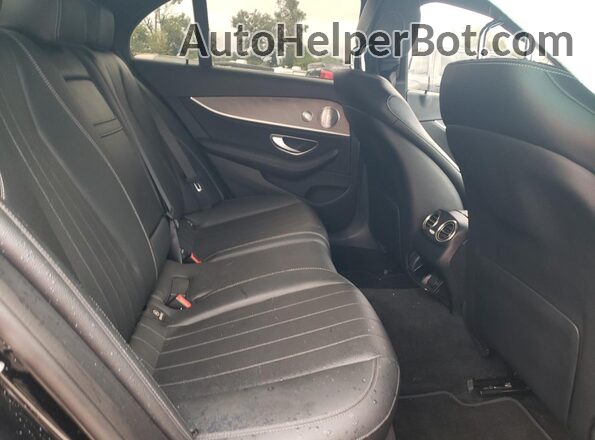 W1KZF8EB4MA877434 2021 MERCEDES-BENZ E Black Widok tylnych siedzeń