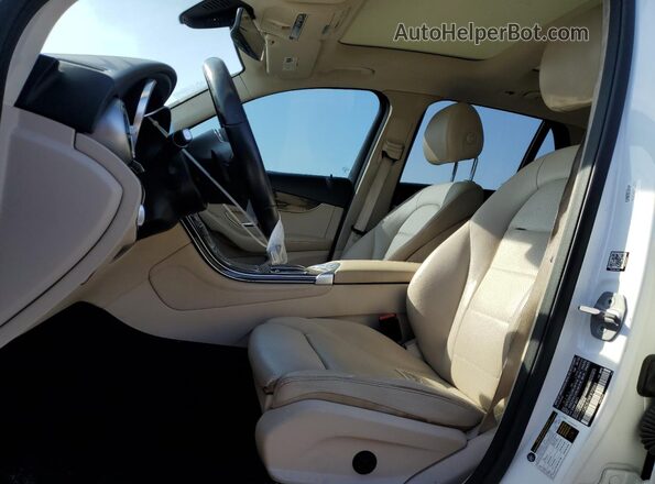 W1N0G8DB7MF870068 2021 MERCEDES-BENZ GLC-CLASS White Front interior view