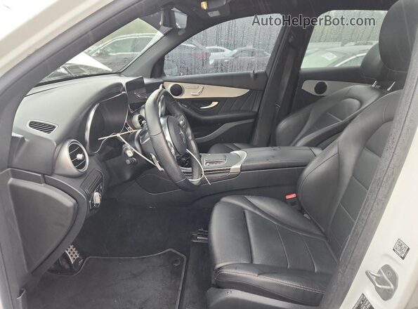 W1N0G8DB8MF906592 2021 MERCEDES-BENZ GLC-CLASS White Front interior view