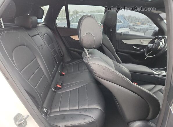 W1N0G8DB8MF906592 2021 MERCEDES-BENZ GLC-CLASS White Rear seats view