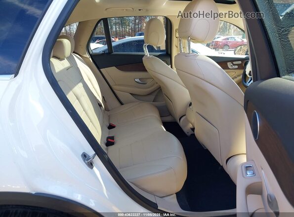 W1N0G8EB4NG118256 2022 MERCEDES-BENZ GLC 300 White VIN կոդի պիտակի տեսք