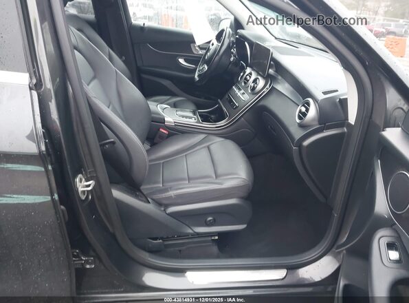 W1N0G8EBXMF965982 2021 MERCEDES-BENZ GLC 300 Gray Front interior view