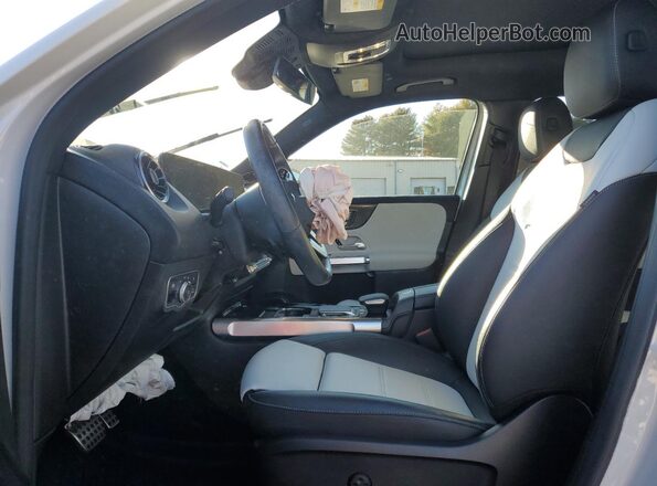 W1N4M4HB4MW106370 2021 MERCEDES-BENZ GLB-CLASS White Front interior view