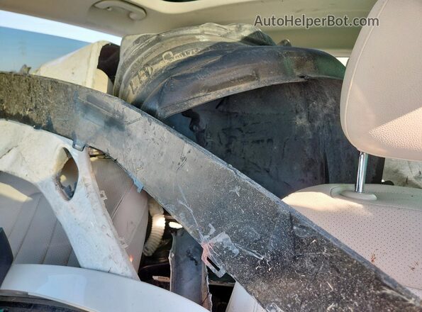 W1N9M0KB9NN009924 2022 MERCEDES-BENZ EQB White Vista de los asientos traseros