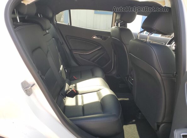 W1NTG4EB7LU029155 2020 MERCEDES-BENZ GLA White უკანა სალონის ხედი