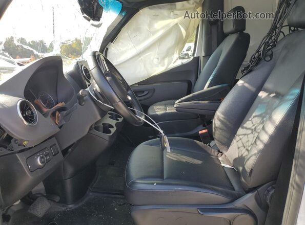 W1Y4NCHY7RT169101 2024 MERCEDES-BENZ SPRINTER White Vista interior delantera