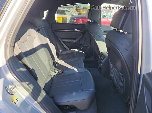 WA124AFY0N2099134 2022 AUDI SQ5 Silver Widok wnętrza z tyłu