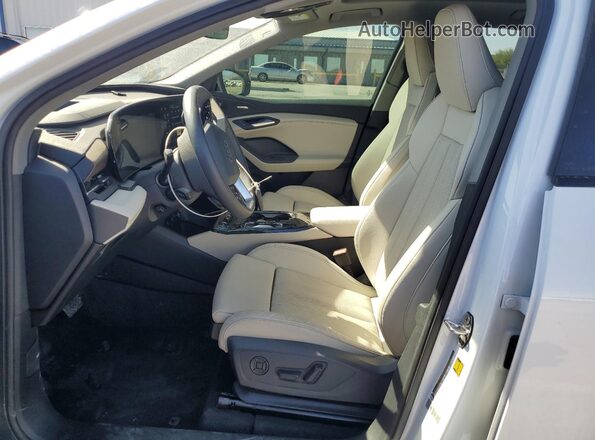 WA124BGF1SA025516 2025 AUDI OTHER White Vista interior delantera