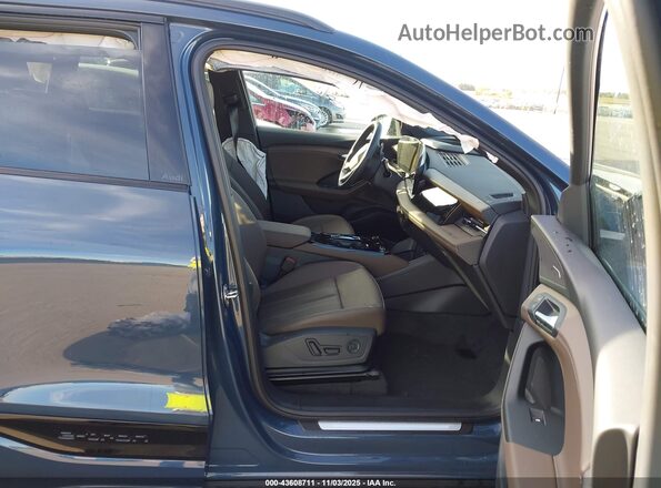 WA124BGF8SA069044 2025 AUDI Q6 E-TRON Blue Вид салону спереду