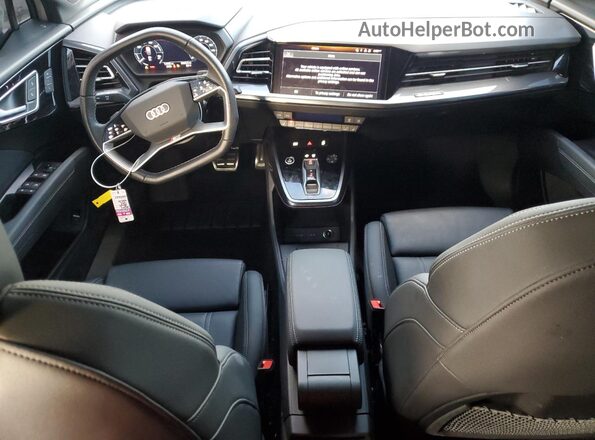 WA12UBFZ1RP044537 2024 AUDI Q4 White Widok deski rozdzielczej